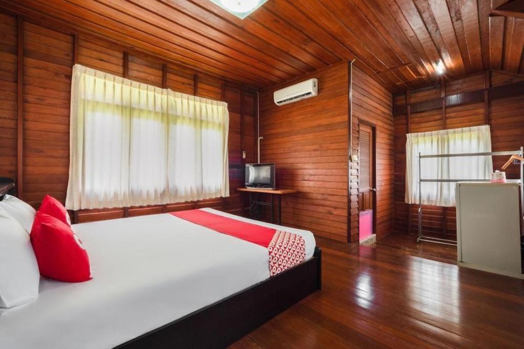 Oyo 1143 Phet Luran Thai Resort Kohchang Koh Chang Buitenkant foto