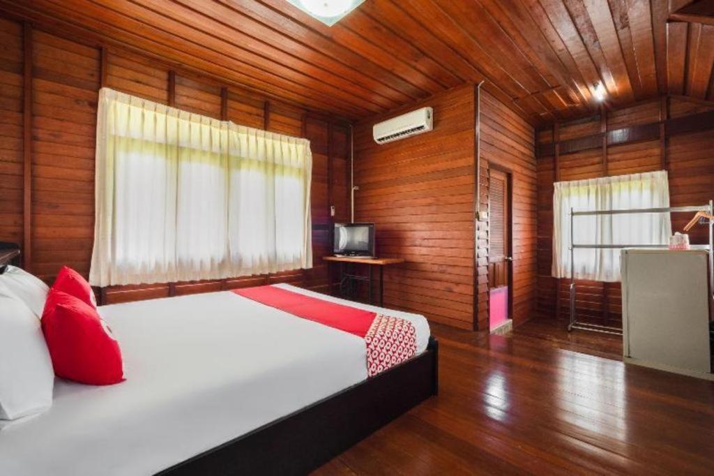 Oyo 1143 Phet Luran Thai Resort Kohchang Koh Chang Buitenkant foto